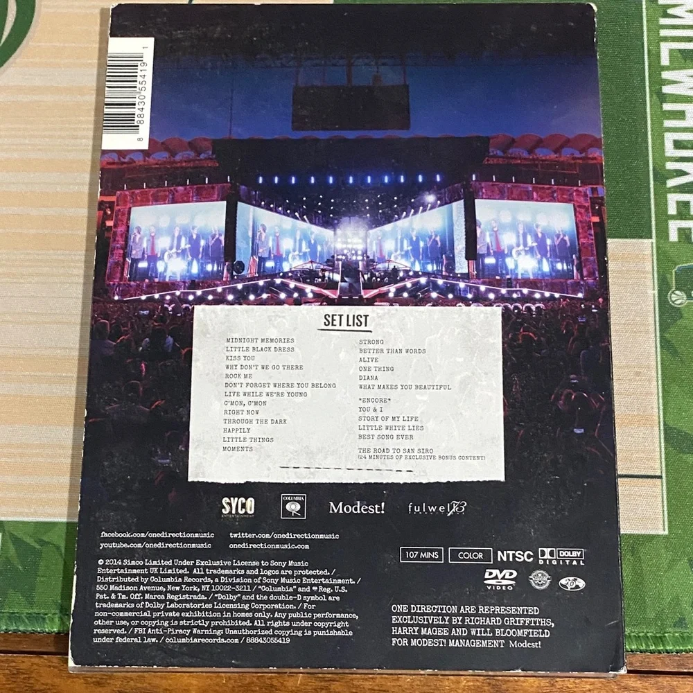 One Direction DVD Collection - Picture 4 of 7